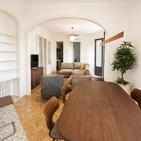 Cycle Haven Ii - Spacious 4br, Lift & Ac Girona