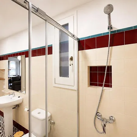Cycle Haven Ii - Spacious 4br, Lift & Ac Girona