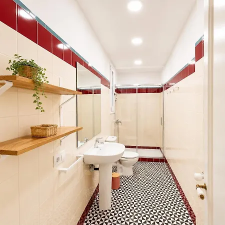 Cycle Haven Ii - Spacious 4br, Lift & Ac